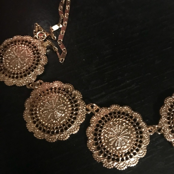 Gold fashion necklace - Picture 3 of 3